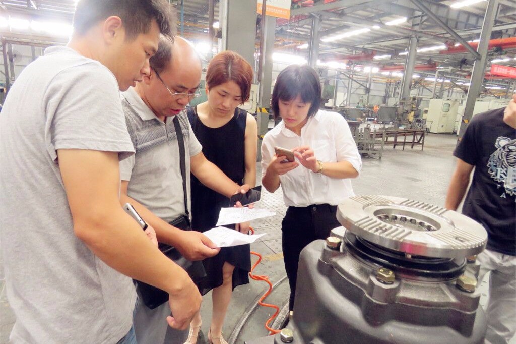 深圳民富沃能、東風(fēng)特汽聯(lián)合考察組蒞臨十堰精密新動(dòng)力科技有限公司參觀指導(dǎo)工作