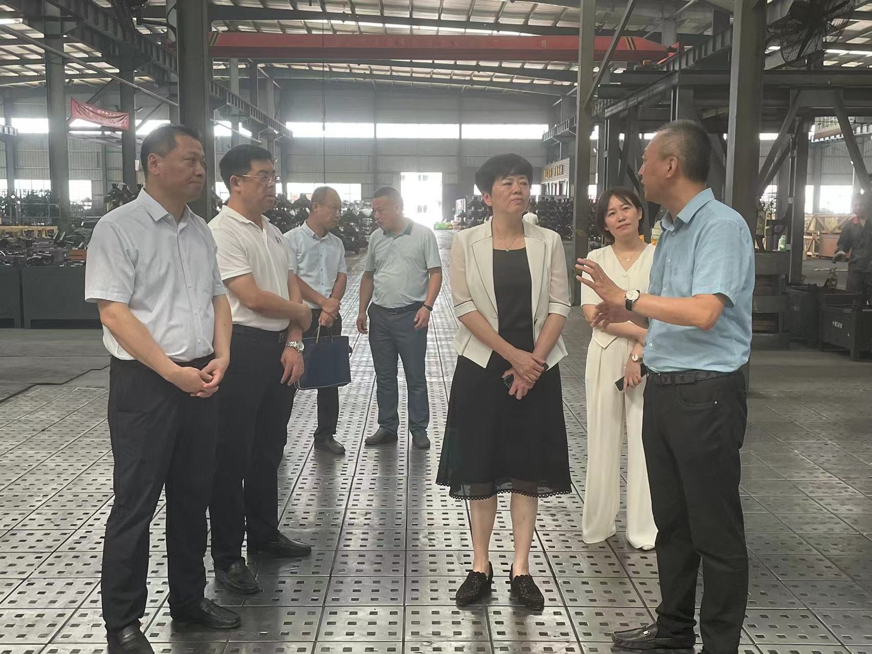 工會送清涼，防暑保安康-十堰市總工會走進精密新動力開展慰問活動